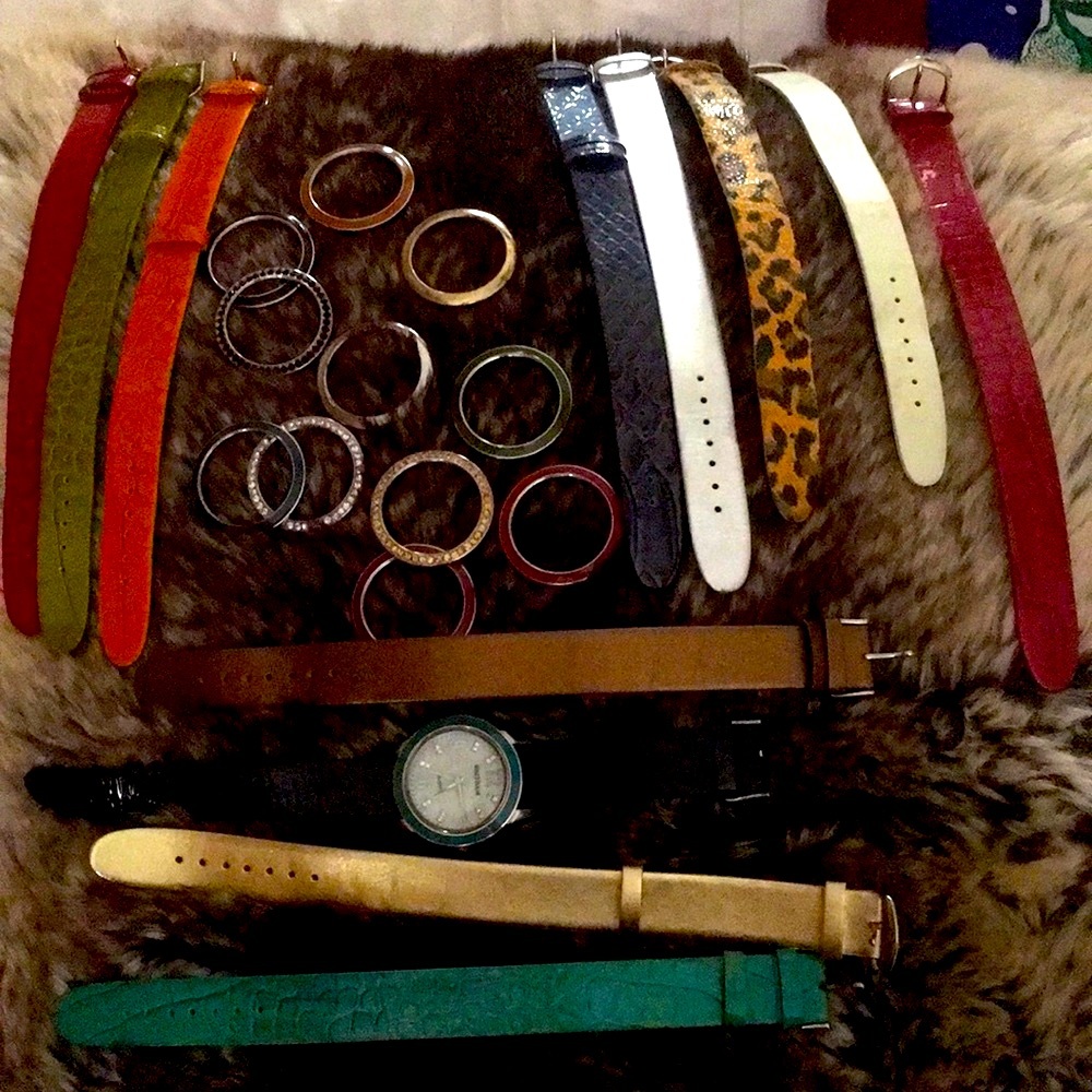Watch with inner changeable bands (12)